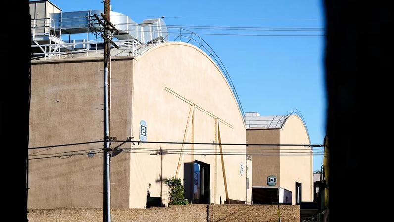 Netflix avalia comprar estúdio mais barato em LA após desistir da Warner