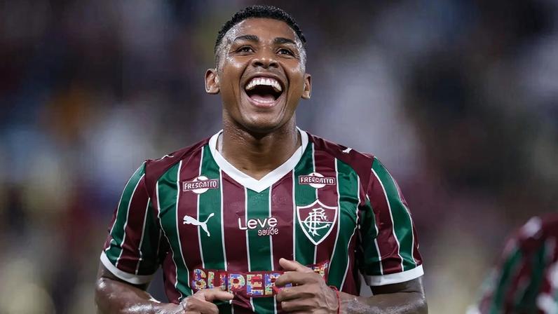 Hércules deixa a sua marca no confronto com o Corihthians pelo Brasileiro (Foto: Marcelo Gonçalves / Fluminense F.C)