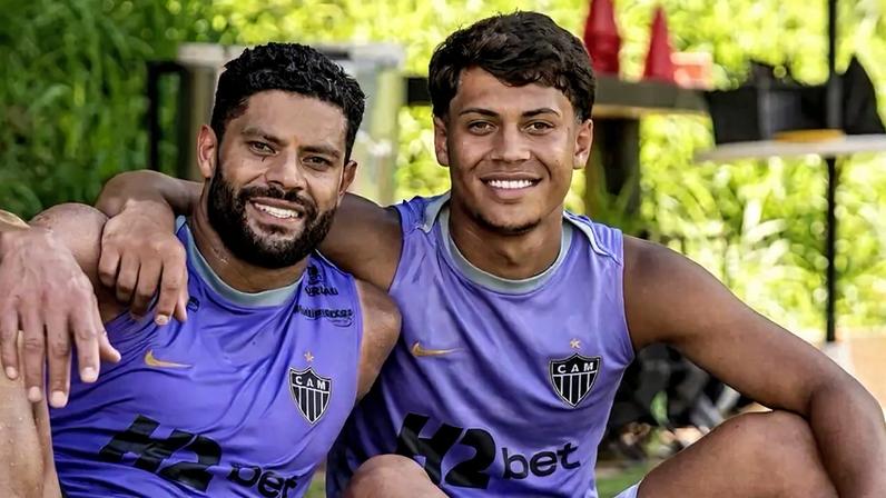 Hulk e o filho Ian Angelo (Foto: reprodução Atlético)