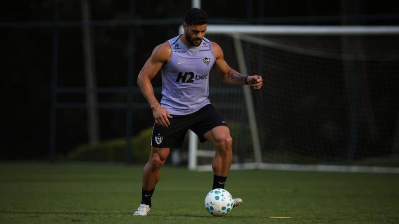 Hulk treina na cidade do galo (Foto: Daniela Veiga / Atlético)