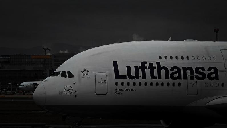 Medida foi tomada pelo grupo alemão Lufthansa e irá impactar nos próximos seis meses. Foto: Kai Pfaffenbach/Reuters - 12/02/2019