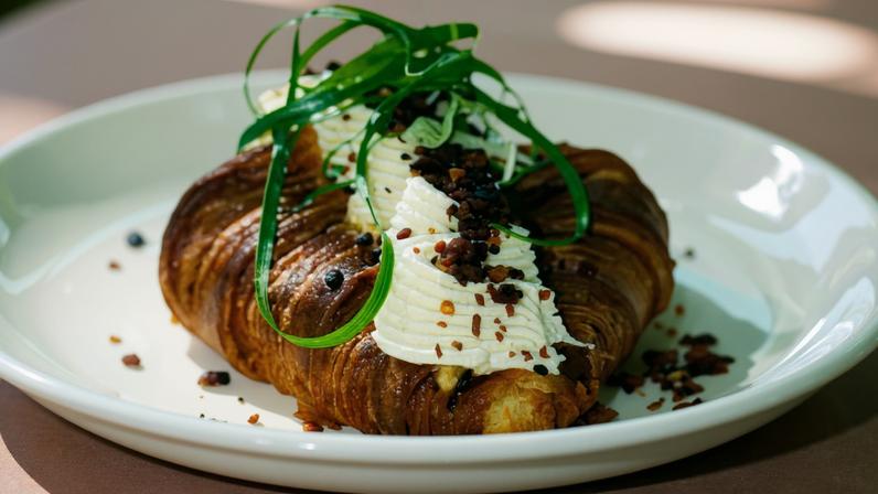 Croissant desmancha durante encontro inesperado