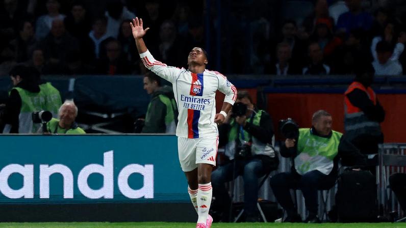 Endrick brilha com gol e assistência; Lyon vence PSG no Francês