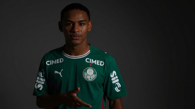 Eduardo, de só 16 anos, interessa a Barcelona e City