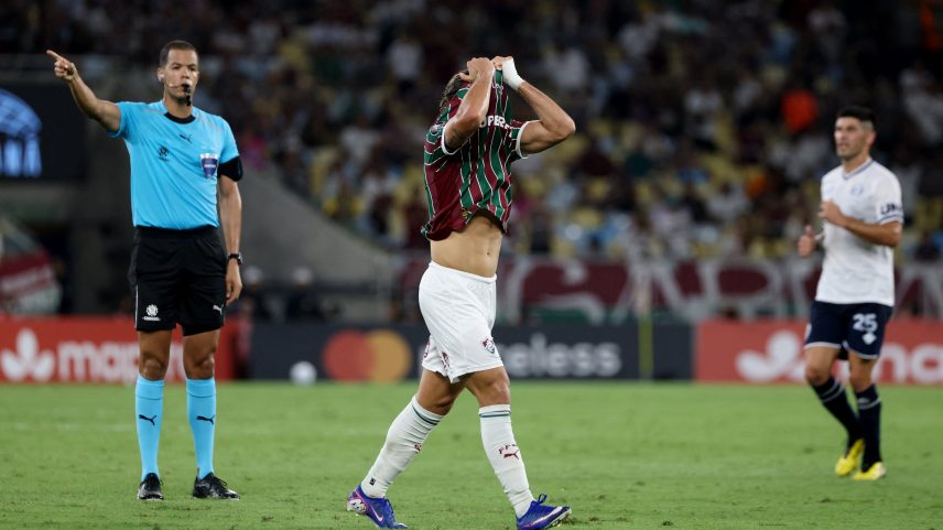 Fluminense é surpreendido e perde para o Rivadavia no maracanã.