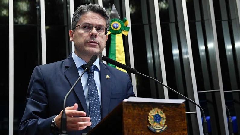 Em relatório, Alessandro Vieira pediu o indiciamento de Mendes e outros ministros