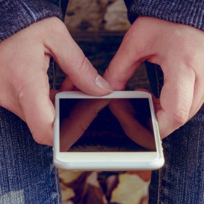 Proibir adolescentes nas redes sociais não basta, dizem pesquisadores