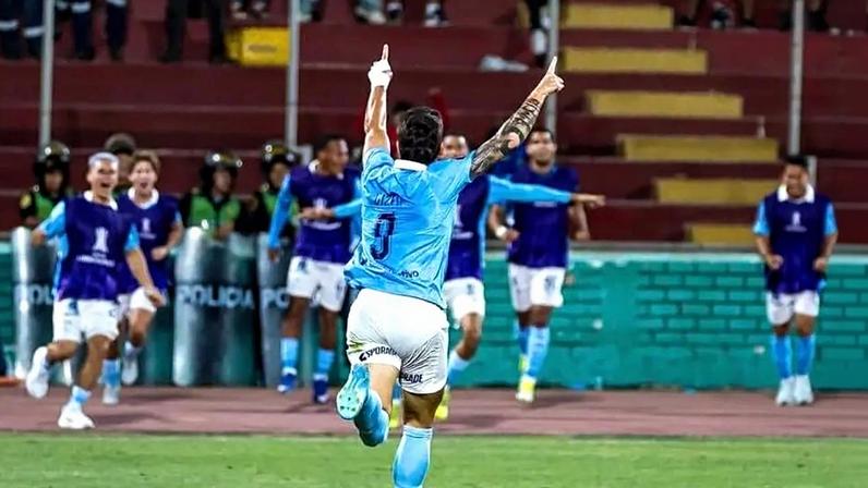 Felipe Vizeu decidiu o jogo para o Sporting Cristal (Foto: Reprodução Instagram do clube)