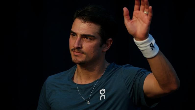 João Fonseca comemora a vitória na estreia em Monte Carlo (Reprodução)