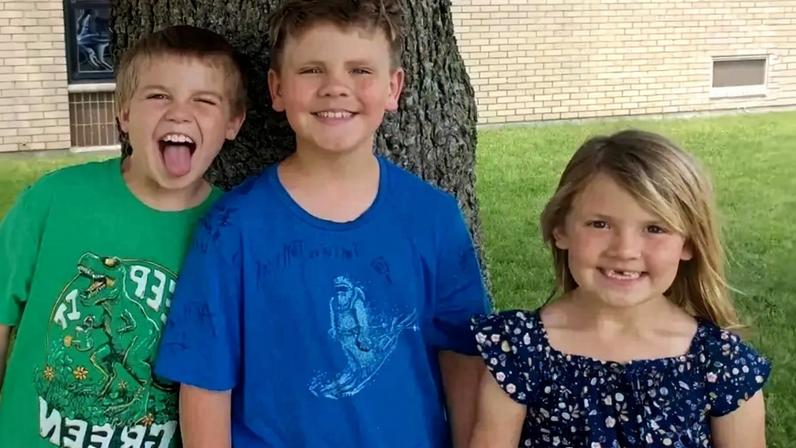 Rylee, de 10 anos, Connor, de 9, e Alena, de 7.