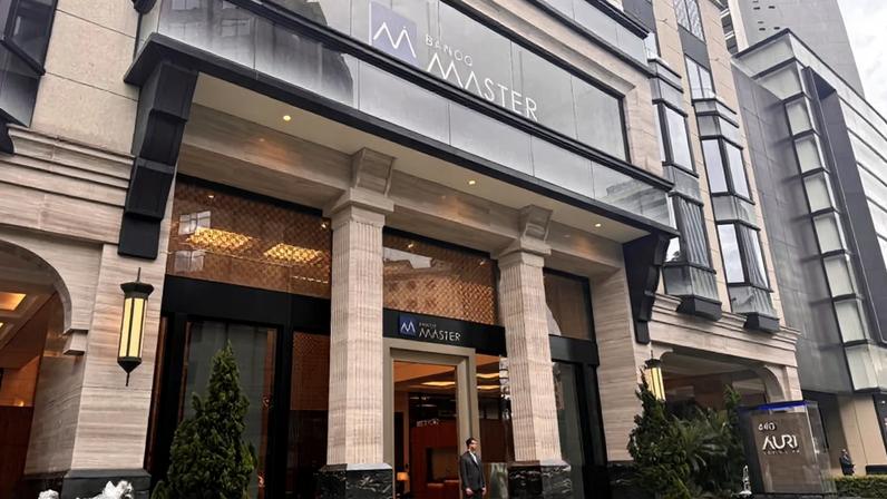 Banco Master desocupa prédio de 14 mil m² da sede em SP