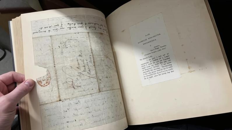 Livros raros roubados do ex-presidente do MoMA são devolvidos