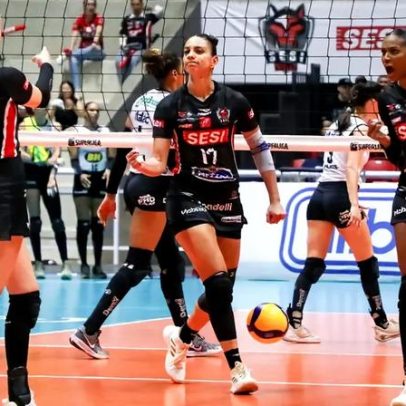 Sesi Bauru vence Praia Clube no tie-break e força jogo 3