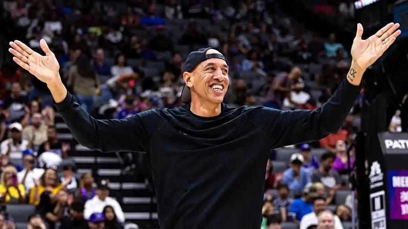 Doug Christie deve seguir como técnico do Sacramento Kings na NBA.