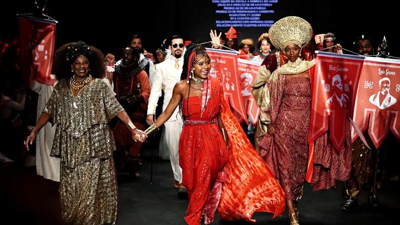 Nobreza do Amor: atores da novela levam figurinos afro para a passarela do Fashion Rio Week