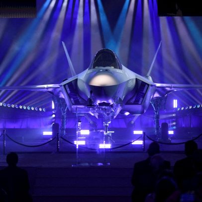 Irã afirma ter abatido caça F-35 dos EUA; piloto seria provável morto