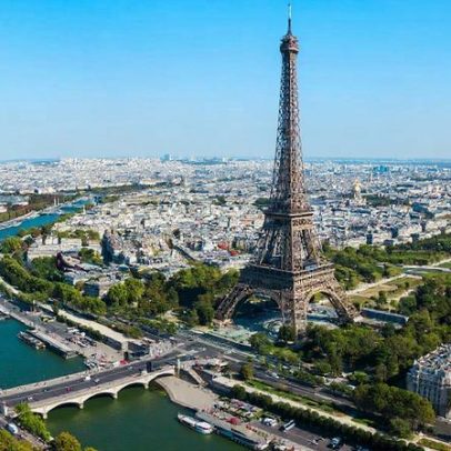 Parte da escadaria da Torre Eiffel é leiloada; já supera R$ 3 milhões