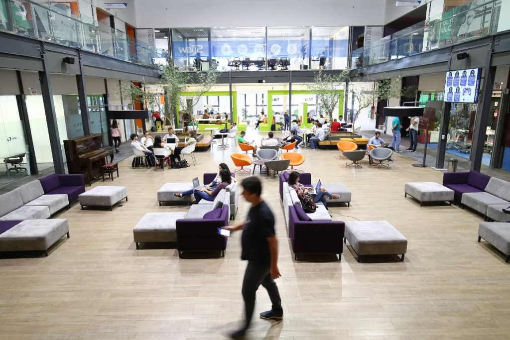 A Ilha do Silício, em Florianópolis, é um dos principais polos tecnológicos brasileiros. Imagem: CNN. 