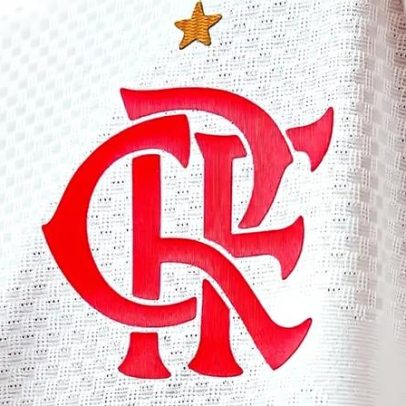 Flamengo apresenta novo uniforme branco para 2026 com fotos
