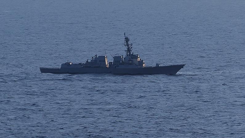 Segundo Adriano Pires, com a nova dinâmica no estreito de Ormuz, empresas globais devem iniciar uma corrida para reduzir a dependência de fornecedores do Oriente Médio, como o Catar e a Arábia Saudita. Na imagem, navio petroleiro no Golfo Pérsico