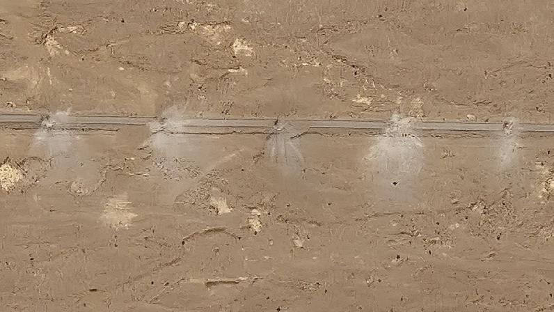 Imagens de satélite mostram crateras em estradas que se acredita estarem próximas ao local no centro do Irã de onde um militar americano foi resgatado