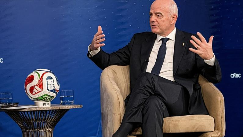 "Esperamos que até lá, a situação esteja pacificada, o que certamente ajudaria", disse Infantino à emissora CNBC