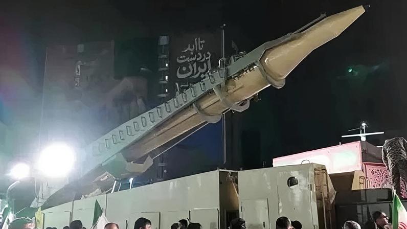 Iranianos exibem mísseis balísticos enquanto extensão do cessar-fogo é relatada