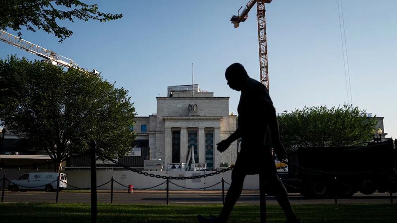 Ata do Fed aponta cenários opostos para juros diante da guerra no Irã