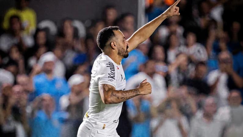 Moisés celebra vitória do Santos e projeta a Série A
