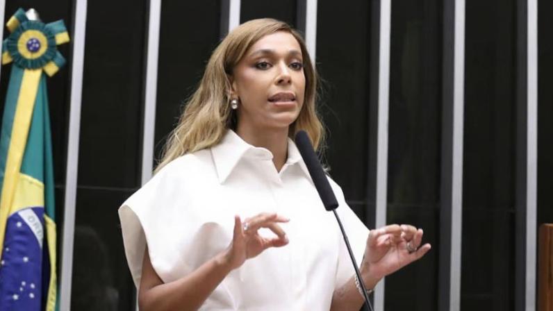 Deputada Erika Hilton durante sessão para discussão e votação de propostas legislativas