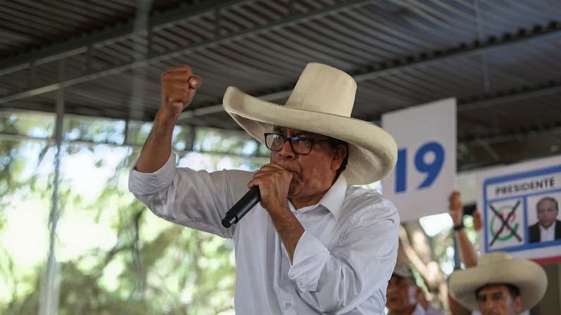 Roberto Sánchez avança na apuração e se aproxima do segundo turno no Peru