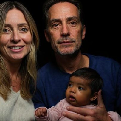 Casal descobre troca de embriões em clínica após filha nascer com outra etnia