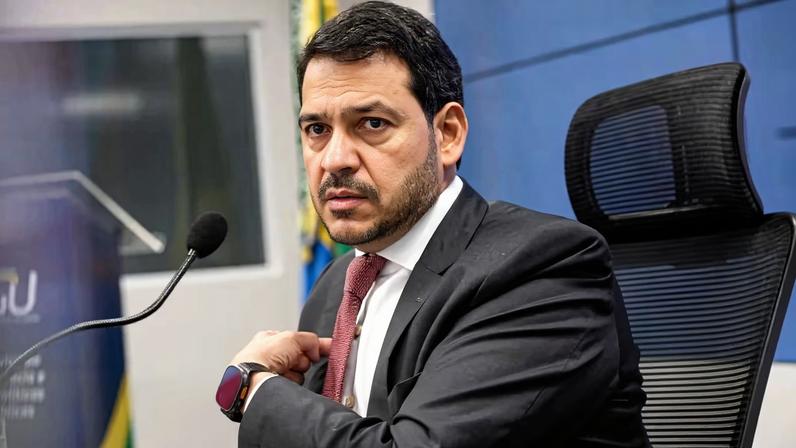 Jorge Messias tem conversado com parlamentares para garantir a aprovação em sabatina no Senado