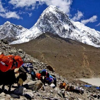Guias do Everest envenenavam alpinistas para fraude de seguros