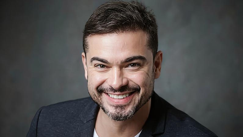 Sidney Sampaio agradece fãs em aniversário e celebra alegria