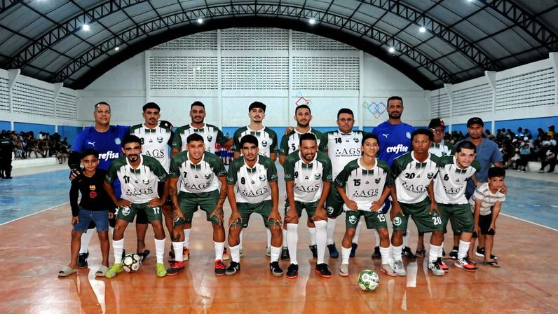 Copa Monteirense de futsal é aberta com homenagem em ginásio lotado