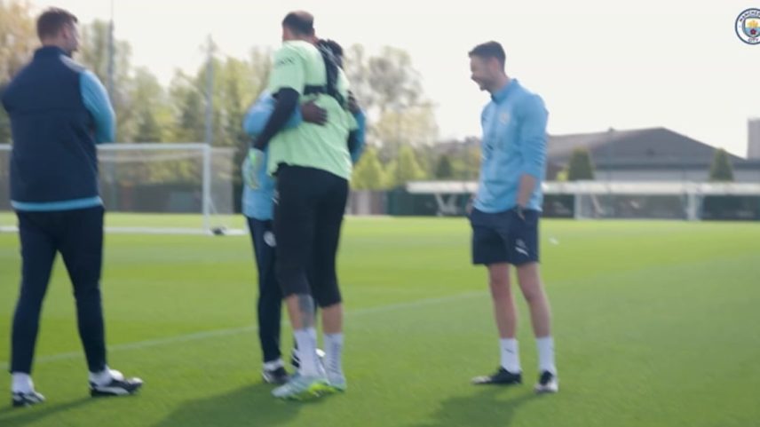 Confira este ângulo único de Gianluigi Donnarumma usando uma câmera corporal durante o treino do Manchester City.