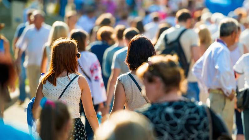 População brasileira é formada por 104 milhões de mulheres e 98 milhões de homens; chamadas causas externas explicam essa diferença