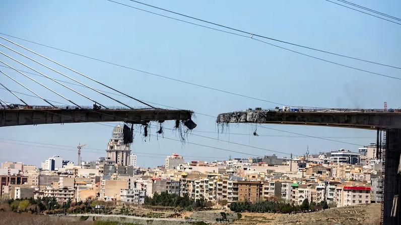 Trump intensifica ameaça contra o Irã, citando risco de consequências graves