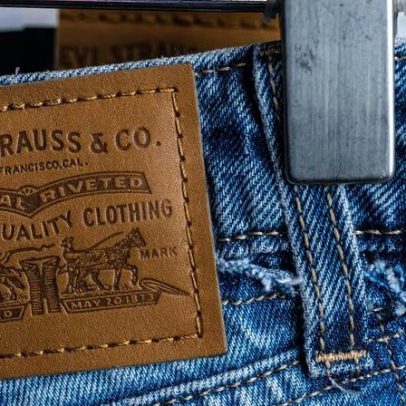 Levi's é processada por suposta enganação sobre práticas trabalhistas éticas