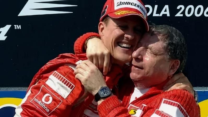 Jean Todt abraça Schumacher em GP de San Marino, em 2006