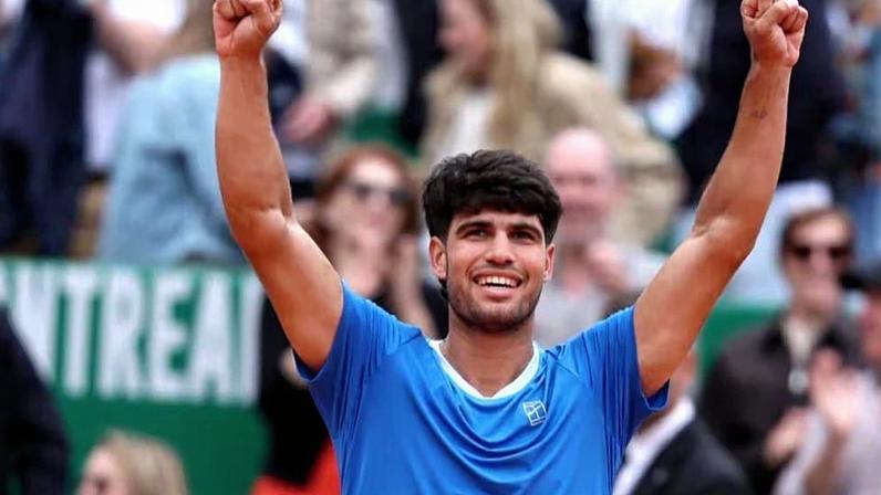 Alcaraz vence tenista da casa e encara Sinner na final de Monte Carlo