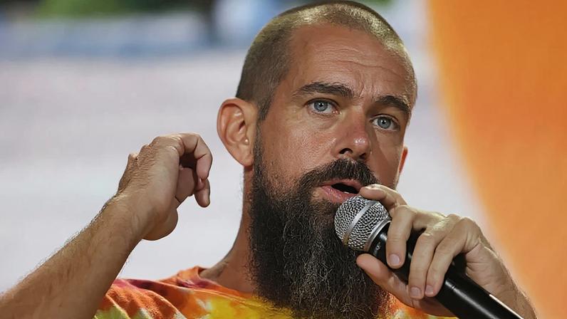 Jack Dorsey e o ex-chefe da Sequoia Capital, Roelof Botha, assinaram uma postagem dizendo que a IA pode assumir grande parte das funções de gestores intermediários