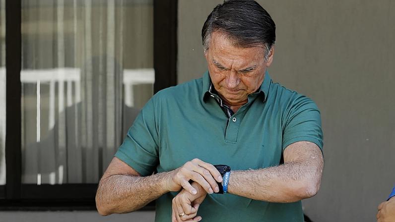 Relator da dosimetria prevê redução de 6 anos na pena de Bolsonaro