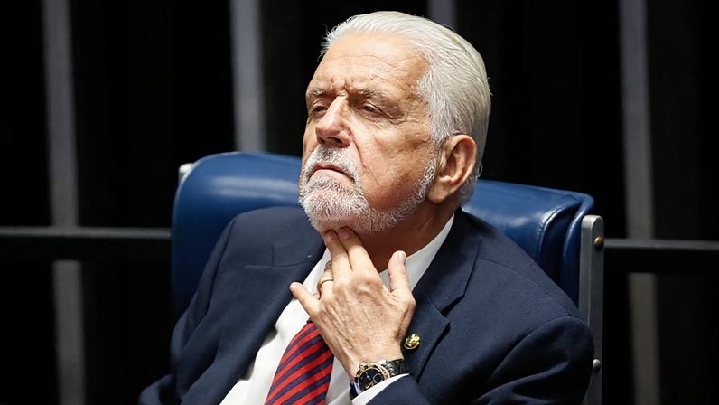 Wagner e Roma lideram corrida ao Senado na Bahia