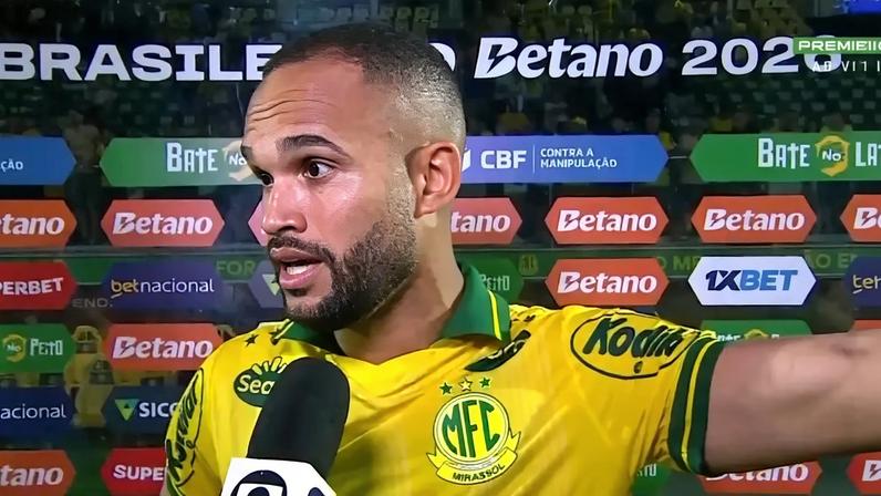 João Victor, zagueiro do Mirassol, criticou postura de Paulo Cesar Zanovelli. (Foto: Reprodução/Premiere)