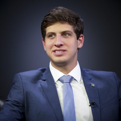 Pesquisa aponta João Campos como favorito a vencer no 1º turno em PE