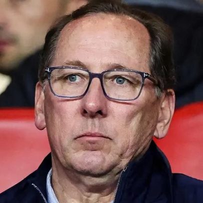 John Textor convoca assembleia para discutir aporte de R$ 125 milhões no Botafogo