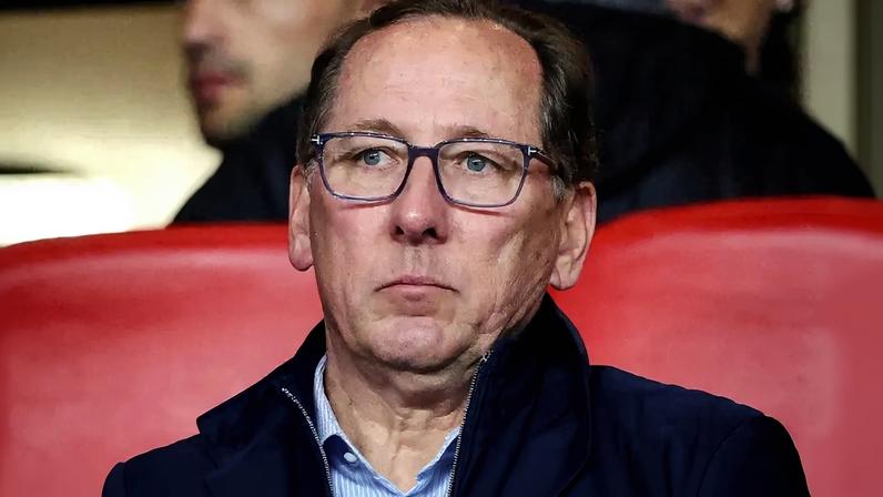 John Textor, dono da SAF do Botafogo, foi afastado do Lyon (Foto: Clement Mahoudeau/AFP)