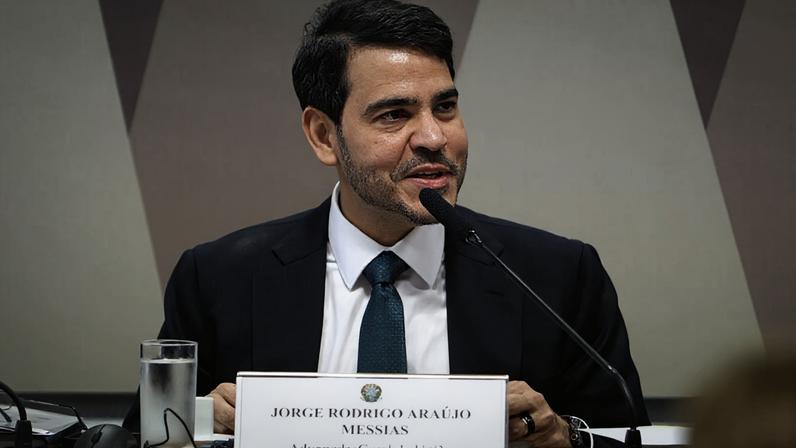 Jorge Messias teve a indicação para o STF aprovada pela CCJ, mas foi rejeitado no plenário da Casa ainda nesta 4ª feira, por 34 votos a favor e 42 contra